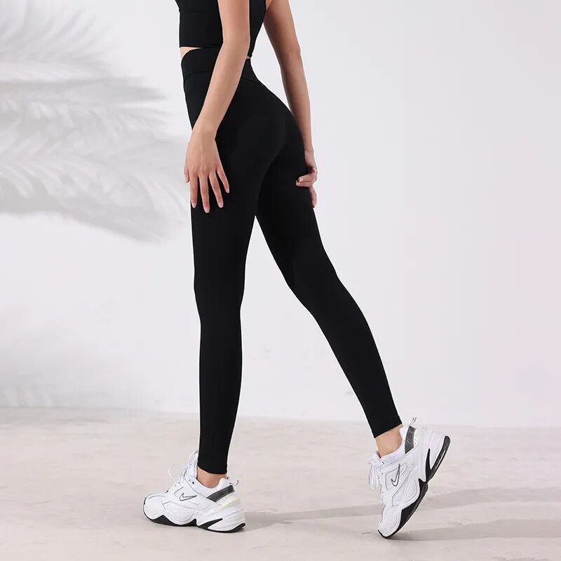 Airun new professional yoga pants (women): high waist, tight, elastic, naked, V-shaped, color matching, thin, sports pants (wome