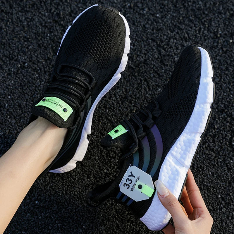 Men's Running Shoes with Breathable Mesh and Shock-absorbing Sole Are Suitable for Outdoor Sports of Jogging Girls in The Gym