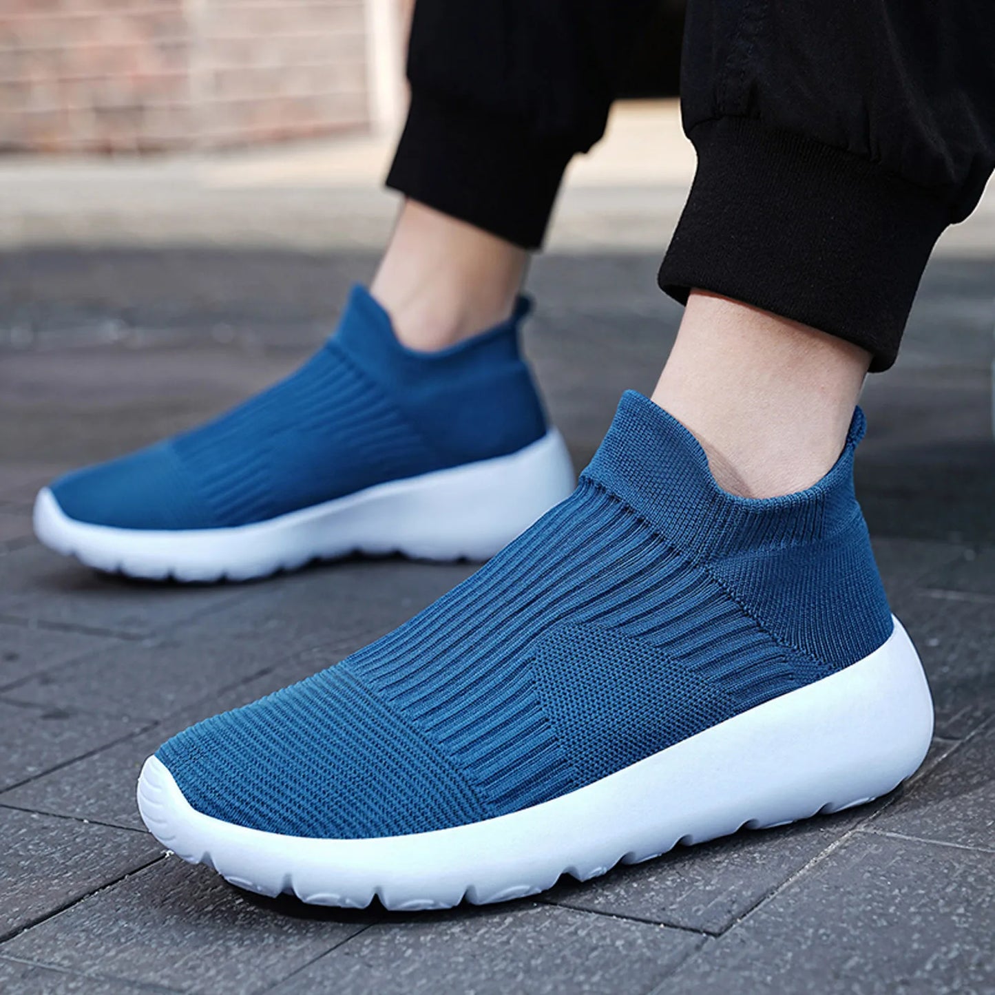 Men Knitting Sock Sneakers Summer Sports Shoes Mesh Breathable Comfortable Simple Solid Color Slip On Fashion Shoes Sapatos