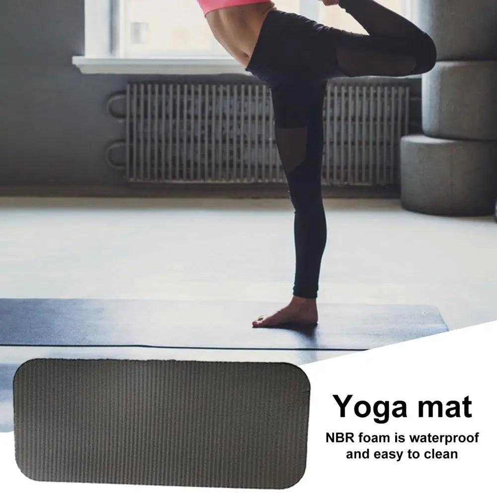 Usage: Standard mat suitable for pain-free joints in yoga, Pilates, and floor exercises