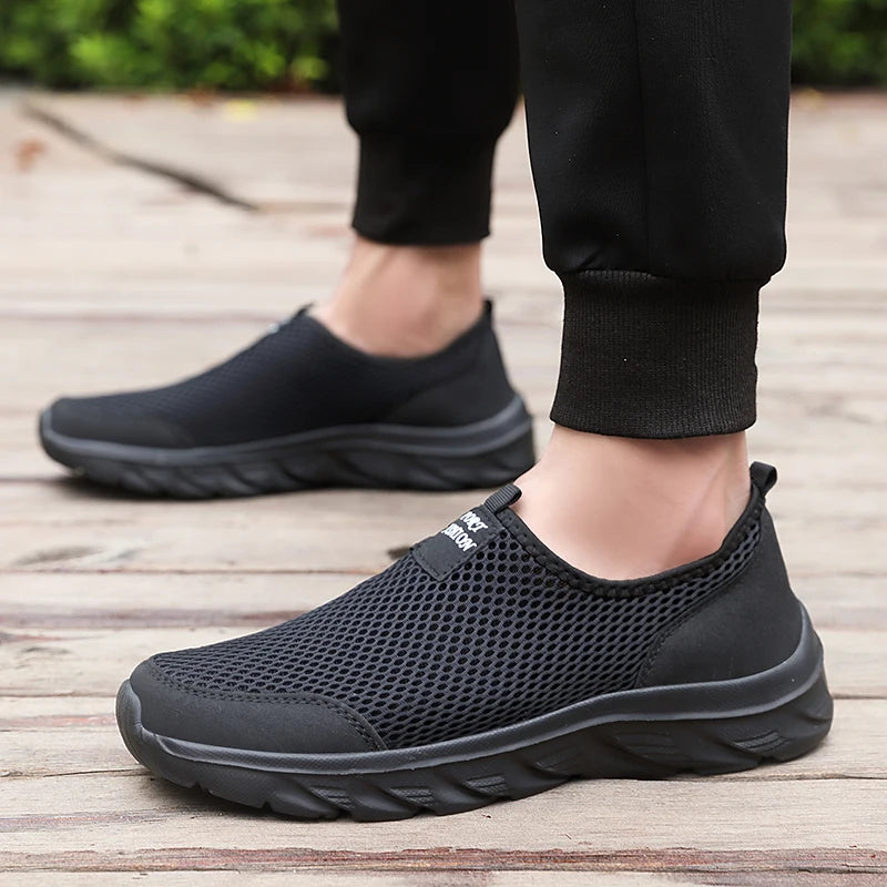 2023 Lightweight Men Casual Shoes Breathable Slip on Male Casual Sneakers Anti-slip Men's Flats Outdoor Walking Shoes Size 39-47