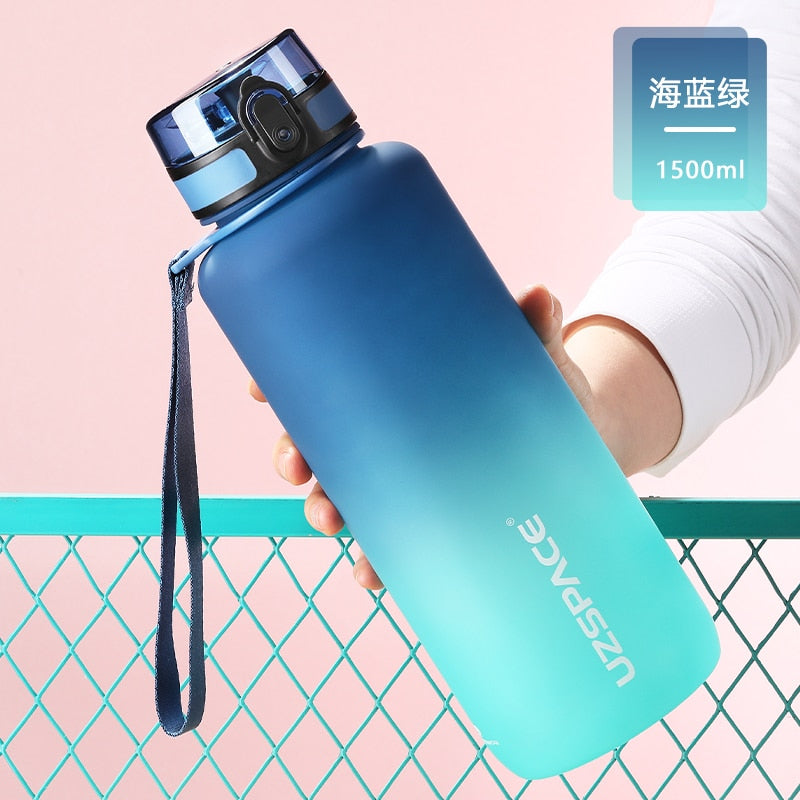 UZSPACE 1500ml Sports Water Bottle With Time Marker Large Capacity Portable Leak-Proof Outdoor Travel Drink Plastic Cup BPA Free