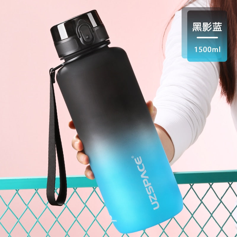 UZSPACE 1500ml Sports Water Bottle With Time Marker Large Capacity Portable Leak-Proof Outdoor Travel Drink Plastic Cup BPA Free