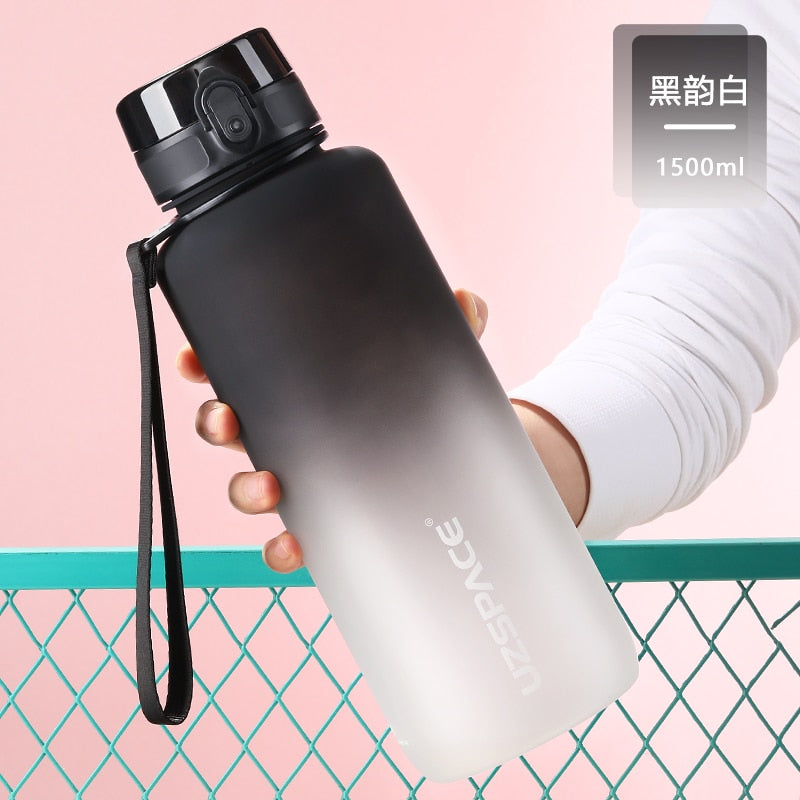 UZSPACE 1500ml Sports Water Bottle With Time Marker Large Capacity Portable Leak-Proof Outdoor Travel Drink Plastic Cup BPA Free